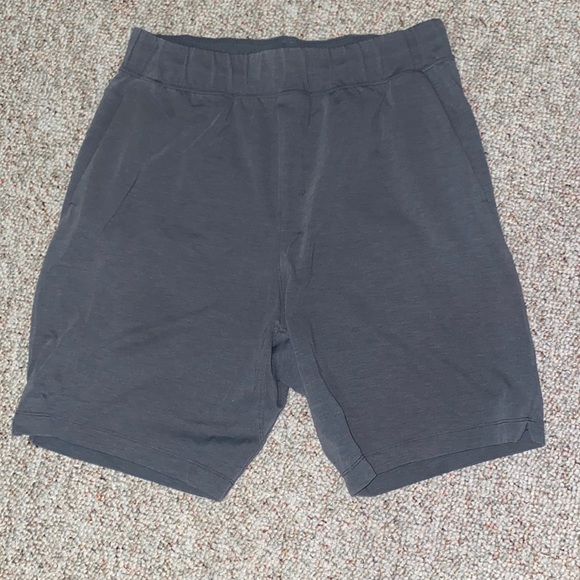 lululemon athletica Other - Men’s Lululemon Connector Short 11" L